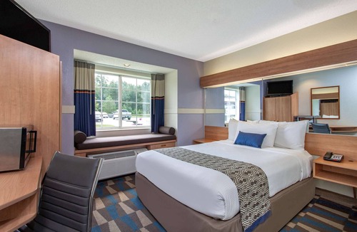 Lillington Hotel | Microtel Inn & Suites by Wyndham Lillington/Campbell Univ