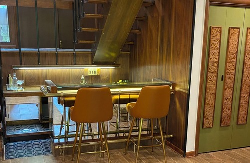 Kilbourne House | Mid Century 70s Retro Retreat