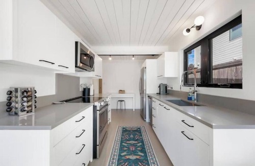 Matthews Beach House | Mid-Century Modern Retreat, Perfect for Families!