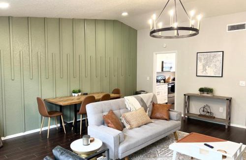 Temple Terrace House | Mid Century Villa With Community Pool! Close to Busch Gardens