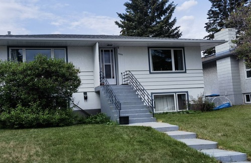 Banff Trail House | Min's Lovely Rooms in Calgary, Close to C-train, Downtown and UC