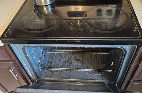 Fredericksburg Apartment | Mins To Hospitals Apartment BBQ Grill 65in TV