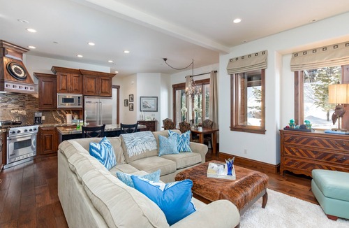 Park City House | Minutes to Canyons Village by Gondola! Brand New Luxury Townhome! Lovely Views!!