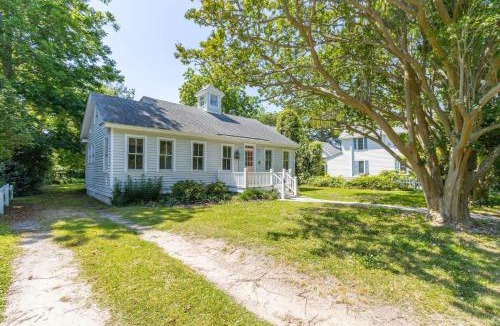 Historic Downtown Manteo House | Miss Agona
