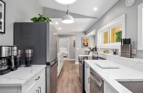 Fennville Villa | Misty Pines- Lake Michigan Public Beach Access!