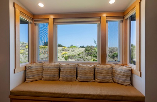 Salmon Creek House | Miwok Escape-Pet Friendly, Nestled in the sand dunes, Short walk to Beach