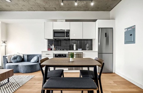 Connaught Condo | Modern 1BR City Escape w/Balcony near DT Calgary!