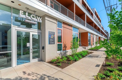 Eastlake Apartment | Modern 1BR Retreat – Fully Furnished, Pet-Friendly, and Minutes from Downtown