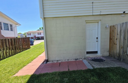 Franconia House | Modern 1BR Studio in Safe Alexandria Neighborhood , Near Metro & Dining.