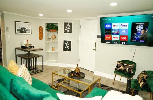 Mount Pleasant Apartment | Modern 1BR Unit with Free Parking Walk to Metro