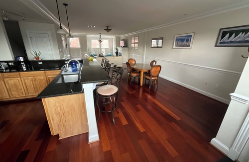 Kingman Park Condo | Modern 2,000 sqft Capitol Hill luxury condo: fireplace, free parking and WiFi