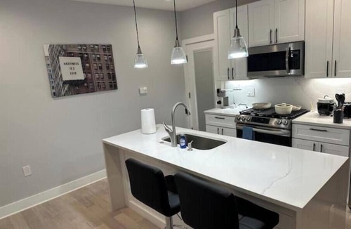 Northeast Apartment | Modern 2 Bed/1 Bath near Union Market [P2]