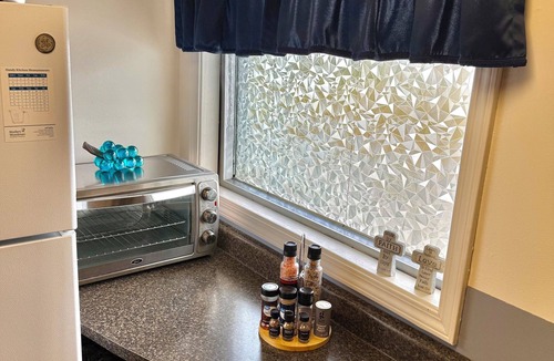 Loretto Apartment | Modern 2 Bed Suite on Bourbon Trail