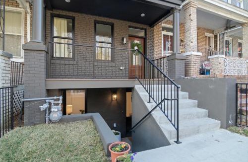 Petworth Apartment | Modern 2 Bedroom City Retreat