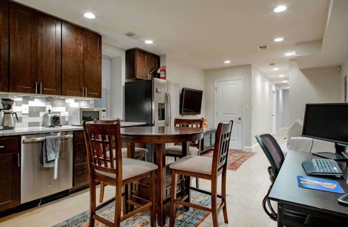Stanton Park House | Modern 2BR Apartment Near Union Station DC