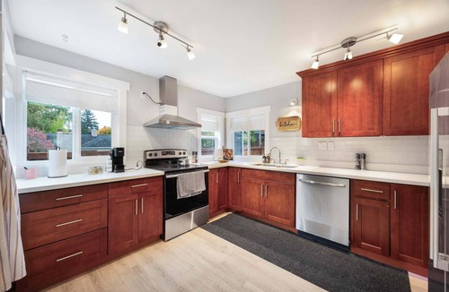 Ravenna House | Modern 2BR Home in Ravenna, Near UW, Green Lake