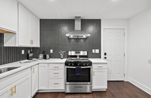 Merion Village House | Modern 2BR Retreat | Big Kitchen | Limited Deal