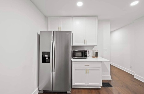 Merion Village House | Modern 2BR Retreat | Big Kitchen | Limited Deal