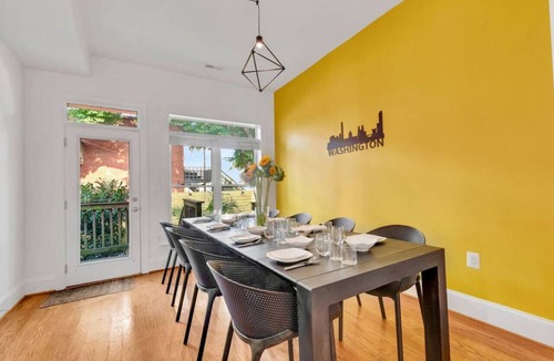 Truxton Circle House | Modern 3 Bed Luxe Rowhome w Patio ideal for Groups