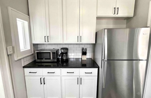 Weinland Park House | Modern 3 Bed- Near OSU- Walkable to Short North