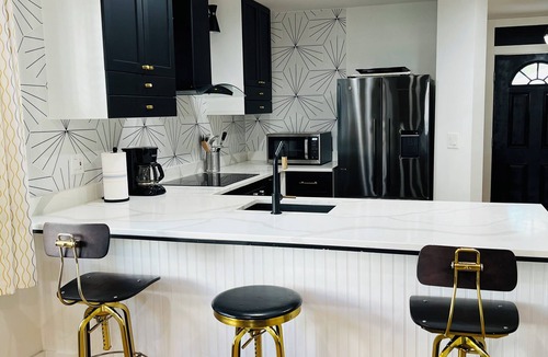 Trailer Estates Villa | Modern 3Bedrooms Villa next to IMG ACADEMY. Pool and 2 free parking