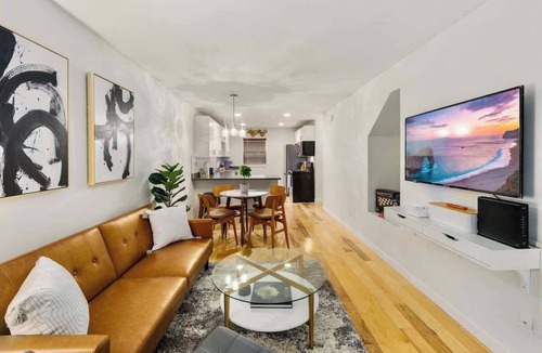 Cedar Heights Condo | Modern 3BR Townhouse Patio & Pet-Friendly Comfort