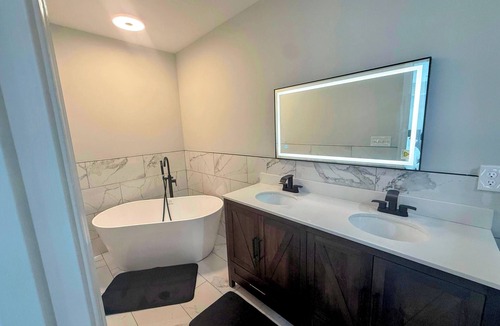 Bowie Apartment | Modern 4-Level House near DC & Annapolis