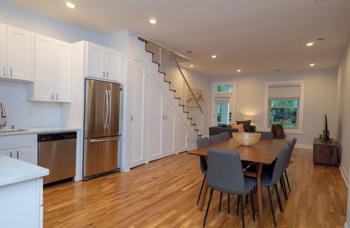 Park View House | Modern 4BR Columbia Heights Gem Walk 2 Metro & Shops with Parking