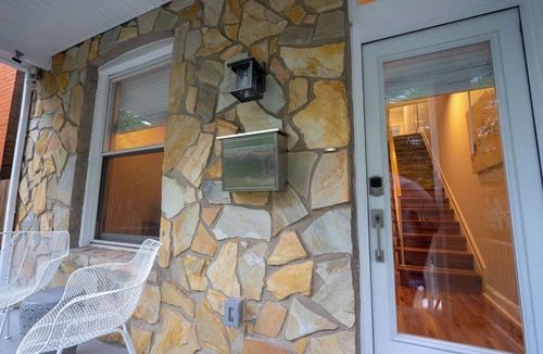 Park View House | Modern 4BR Columbia Heights Gem Walk 2 Metro & Shops with Parking