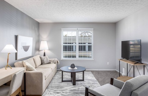 Westerville Apartment | Modern Apartment in Prime Location (ID8607X44)