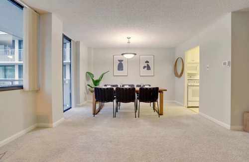 Crystal City Apartment | Modern Apt – Steps from Metro