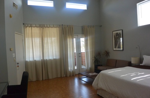 Neartown Bed & Breakfast | Modern B & B