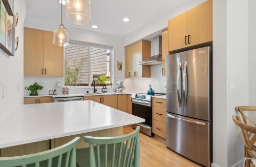 Ballard House | Modern Ballard Retreat Walk to Cafes & Parks