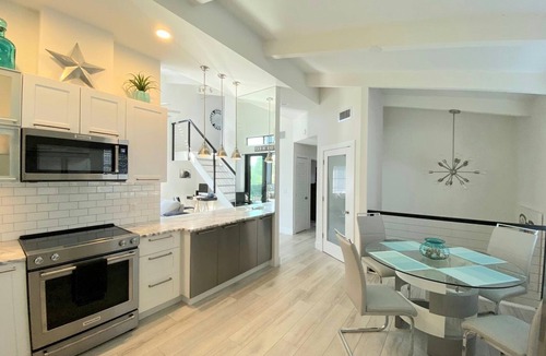 Naples Park House | Modern Beach House. Bike to beach, shopping and restaurants.