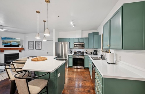 Bear Hollow Village Condo | Modern Bear Hollow Condo w/Hot Tub Access Prime Park City Location
