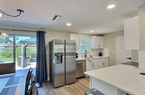 South Gate Ridge House | Modern bliss just 10 minutes from Siesta Key beaches and downtown Sarasota