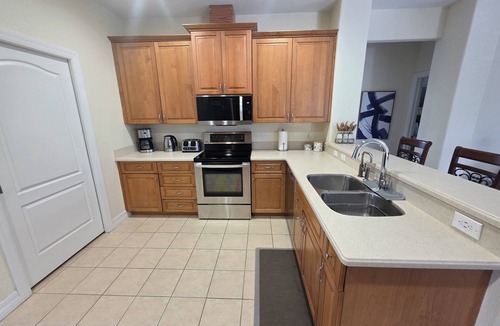 North Port Villa | Modern Bright Contemporary Design 2,400 SF of comfort with Salt Pool & Spa, WiFi