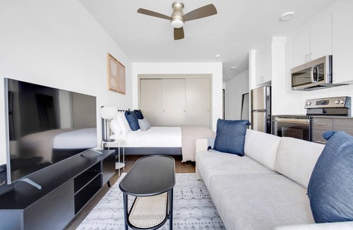 Columbia City Apartment | Modern Columbia City Studio w/W/D & Gym, near Light Rail, by Blueground