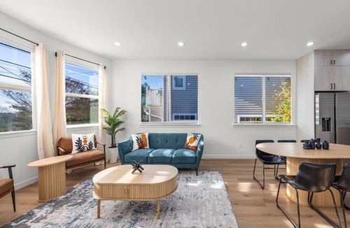 Judkins Park House | Modern Comfort in Seattle, 10 mins to downtown