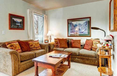 Park Meadows House | Modern condo with spectacular views - close to top ski resorts & walk to MARC