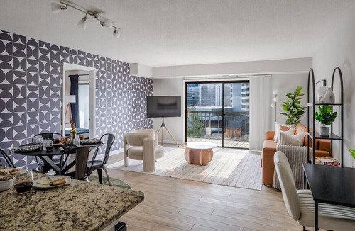 Crystal City Apartment | Modern Crystal City Retreat | Near D.C. Landmarks, Amazon HQ2 & Metro Access