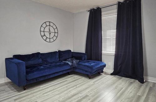 Old East York Apartment | Modern East York Retreat 20 mins to DT Toronto