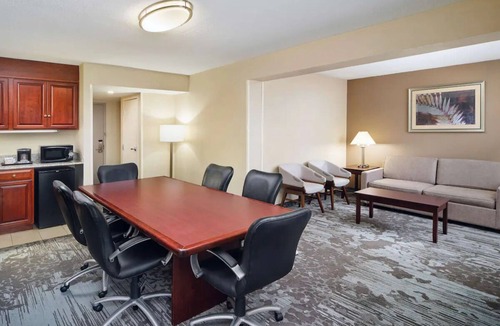 Rocky Mount Hotel | Modern Elegance: Close to Rocky Mount City Lake. Onsite Parking, Pool!