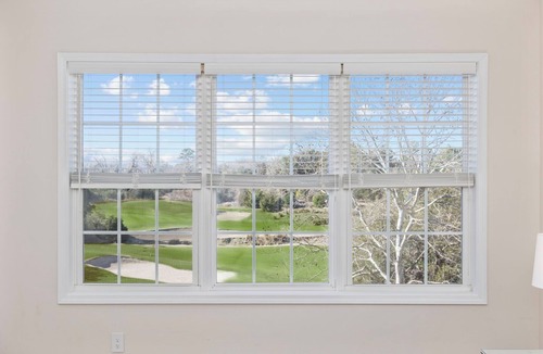 North Myrtle Beach Villa | Modern Golf-View Condo Barefoot Resort Amazing Pools Premium Beach Gear
