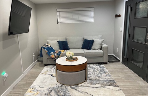 Holladay Cottage | Modern guest house with views of Wasatch front.