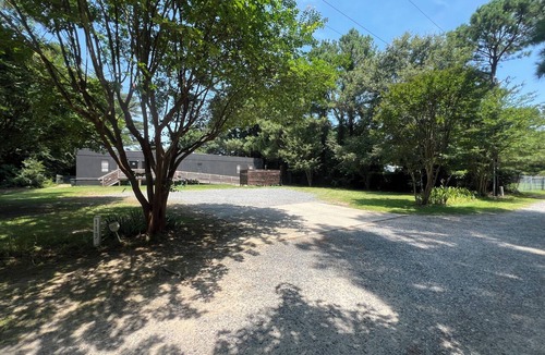 Colington Apartment | Modern King Studio 6 mi to the Outer Banks Beaches OBX