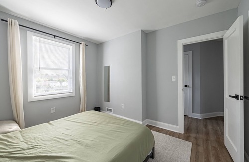 Fort Dupont House | Modern LUXURY 4 BR 7 BED TOWNHOME Near Transportation
