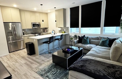 North Beacon Hill House | Modern Luxury Townhome+Rooftop Deck