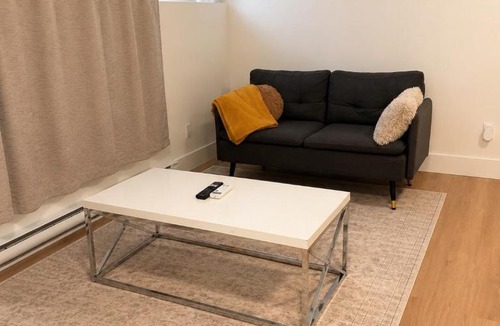 Riverview Apartment | Modern Private Suite in Riverview