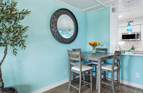 Oceanmarsh Subdivision Condo | Modern, renovated condo on Harbor Island!